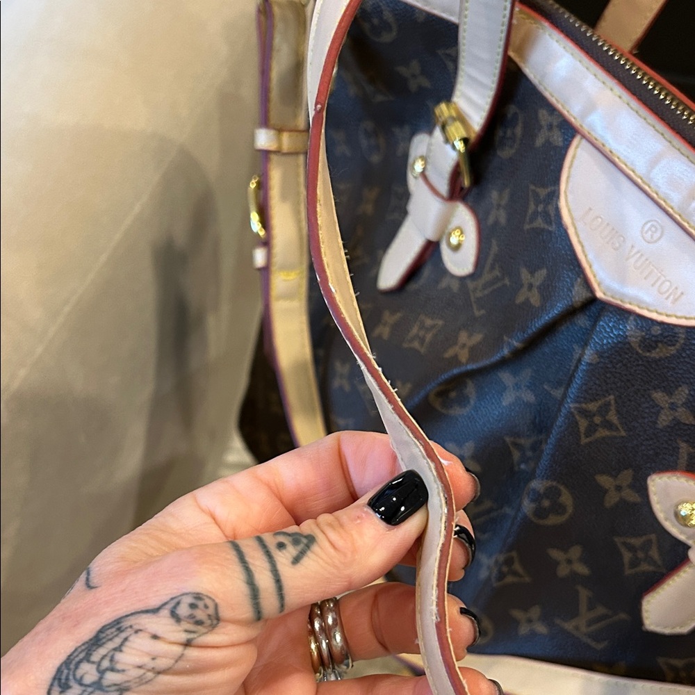 Louis Vuitton-like Monogram Tote with Pink Accents - Picture 5 of 14